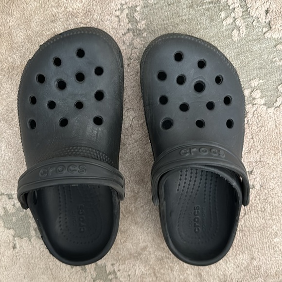 Black Kids Crocs Size 13 - Picture 2 of 6